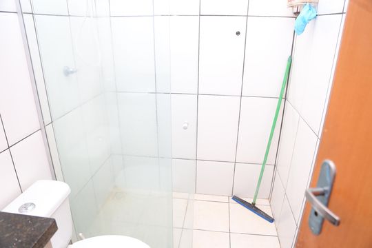 Banheiro de casa à venda com 2 quartos, 117m² em Oriente Vile, Goiânia
