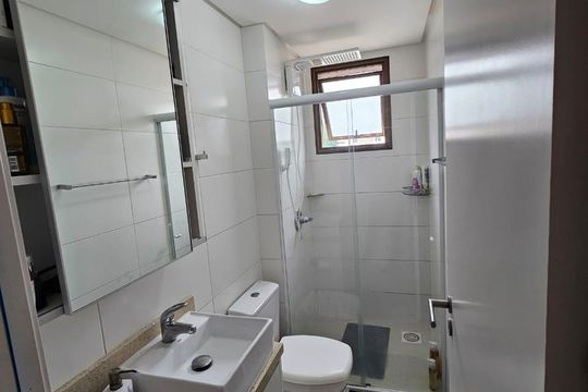 Banheiro de apartamento para alugar com 2 quartos, 60m² em Saco dos Limões, Florianópolis