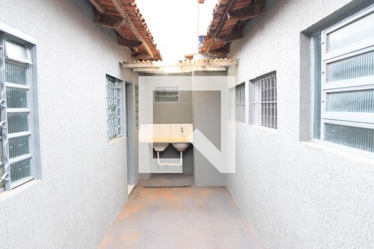 Área de Serviço de kitnet/studio para alugar com 1 quarto, 40m² em Vila Redencao, Goiânia