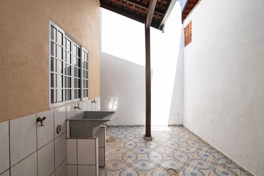 Área de Serviço de casa para alugar com 3 quartos, 163m² em Jardim Terras de Santo Antonio, Hortolândia