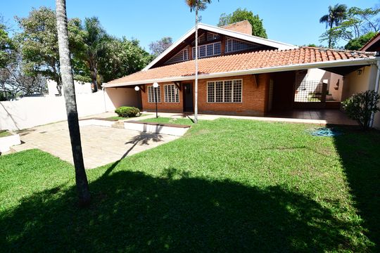 Garagem / Quintal / Jardim de casa à venda com 4 quartos, 280m² em Parque Taquaral, Campinas