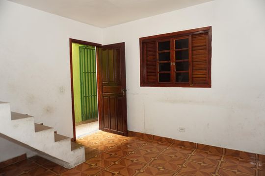Sala de casa para alugar com 2 quartos, 660m² em Jardim Vitória, Embu das Artes