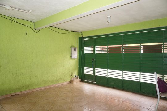 Garagem de casa para alugar com 2 quartos, 660m² em Jardim Vitória, Embu das Artes