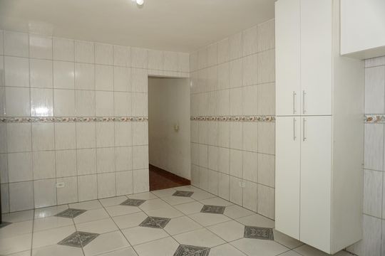 Cozinha de casa para alugar com 2 quartos, 660m² em Jardim Vitória, Embu das Artes