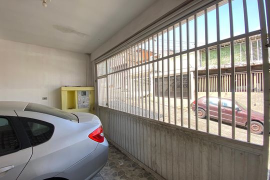 Garagem de casa à venda com 3 quartos, 125m² em Cipava, Osasco