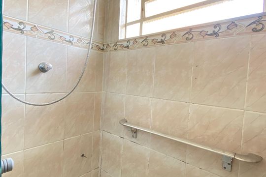Banheiro 2 de casa à venda com 3 quartos, 125m² em Cipava, Osasco