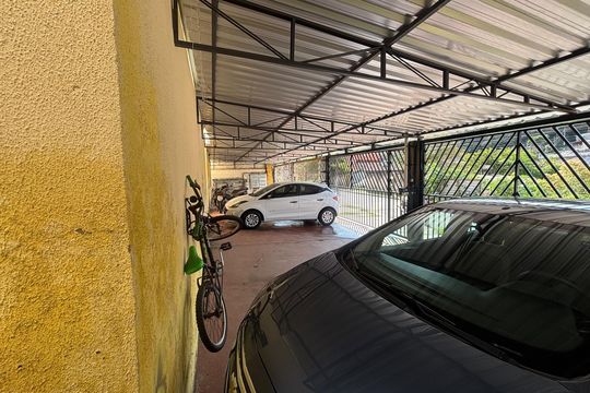 Garagem de casa para alugar com 2 quartos, 64m² em Chácara Vista Alegre, Cotia