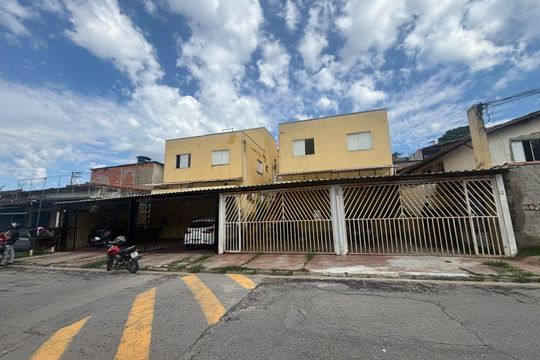 Fachada de casa para alugar com 2 quartos, 64m² em Chácara Vista Alegre, Cotia