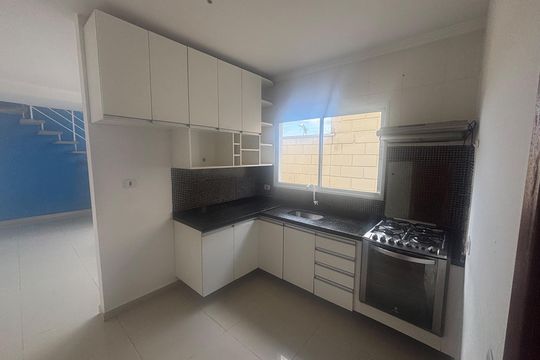 Cozinha de casa para alugar com 2 quartos, 64m² em Chácara Vista Alegre, Cotia