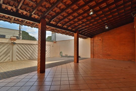 Varanda da Sala de casa para alugar com 3 quartos, 200m² em Nossa Senhora Aparecida, Uberlândia