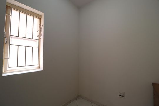 Escritório de casa para alugar com 3 quartos, 200m² em Nossa Senhora Aparecida, Uberlândia
