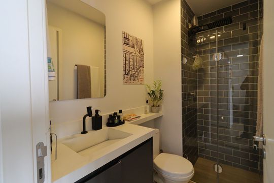 Banheiro de apartamento à venda com 1 quarto, 35m² em Jurubatuba, São Paulo