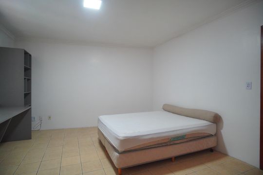 Quarto de apartamento para alugar com 1 quarto, 80m² em Cristo Rei, São Leopoldo