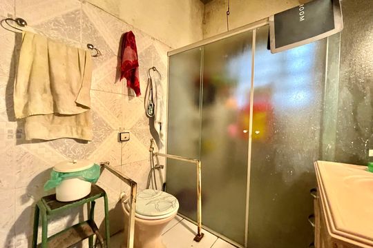 Banheiro da Suíte 1 de casa à venda com 3 quartos, 350m² em Moema, São Paulo