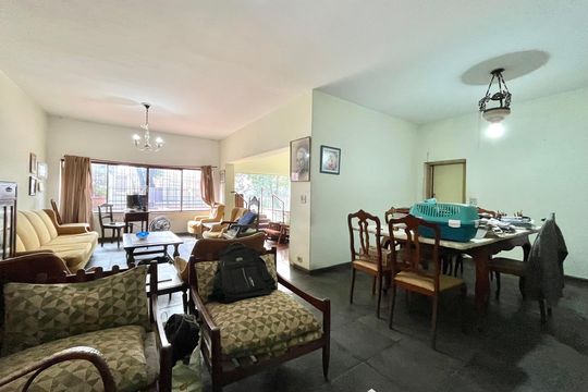 Casa à venda com 3 quartos, 350m² em Moema, São Paulo