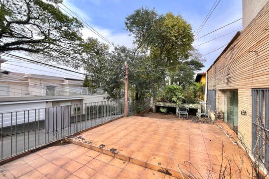 Varanda de casa à venda com 3 quartos, 350m² em Moema, São Paulo