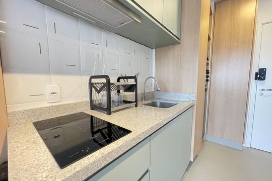 Cozinha de apartamento para alugar com 1 quarto, 25m² em Butantã, São Paulo