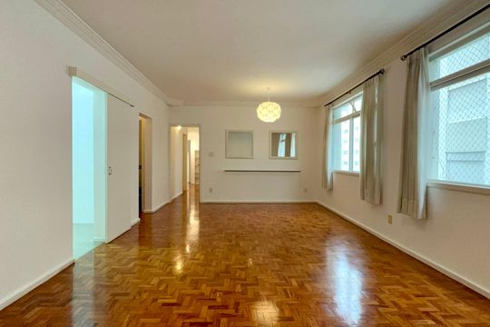 Sala de apartamento para alugar com 3 quartos, 140m² em Jardim Paulista, São Paulo