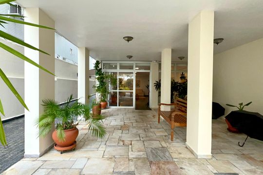 Hall de entrada de apartamento para alugar com 3 quartos, 140m² em Jardim Paulista, São Paulo