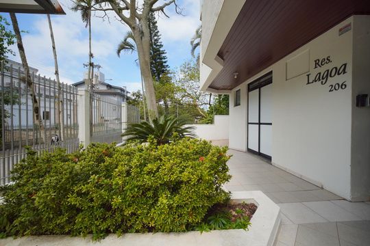 Jardim  de apartamento para alugar com 2 quartos, 61m² em Lagoa da Conceição, Florianópolis