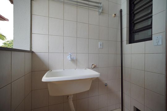 Área de Serviço  de apartamento para alugar com 2 quartos, 61m² em Lagoa da Conceição, Florianópolis