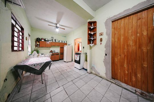 Cozinha de casa à venda com 7 quartos, 300m² em Vila Araguaia, São Paulo