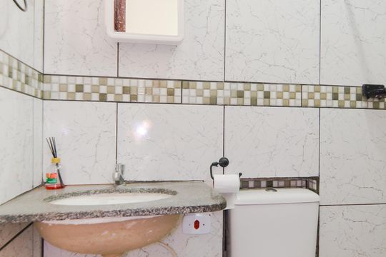 Banheiro de casa para alugar com 1 quarto, 30m² em Taboão, Guarulhos
