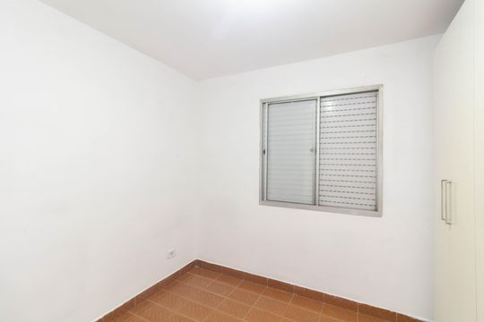 Quarto 2 de apartamento para alugar com 2 quartos, 56m² em Jardim Itapemirim, São Paulo