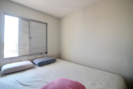 Quarto 2 de apartamento para alugar com 2 quartos, 40m² em Vila Silvia, São Paulo