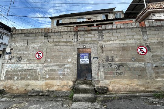 Fachada de casa para alugar com 1 quarto, 50m² em Madureira, Rio de Janeiro