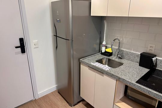 Cozinha de kitnet/studio à venda com 1 quarto, 26m² em Vila Cordeiro, São Paulo