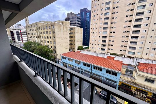 Varanda de kitnet/studio à venda com 1 quarto, 26m² em Vila Cordeiro, São Paulo