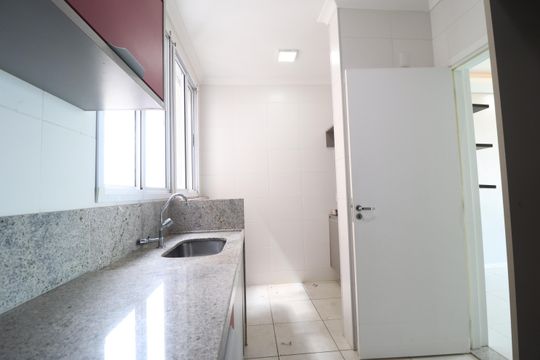 Cozinha de apartamento para alugar com 3 quartos, 85m² em Santa Mônica, Uberlândia