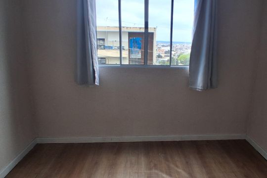 Quarto de casa para alugar com 1 quarto, 33m² em Pinheirinho, Curitiba
