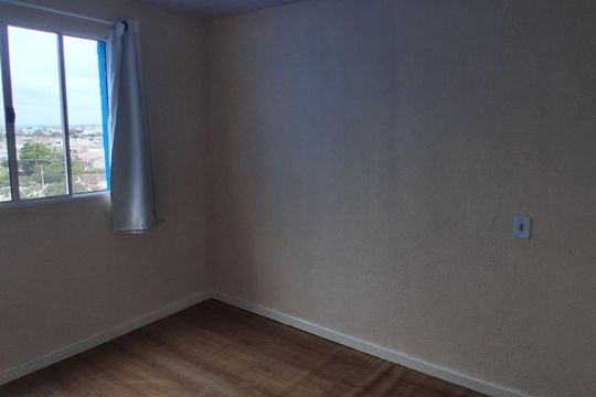 Quarto de casa para alugar com 1 quarto, 33m² em Pinheirinho, Curitiba