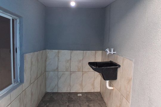 Área de serviço de casa para alugar com 1 quarto, 33m² em Pinheirinho, Curitiba