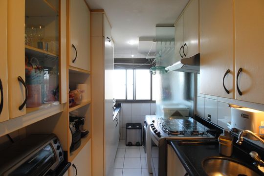 Cozinha de apartamento à venda com 3 quartos, 78m² em Jardim Carvalho, Porto Alegre