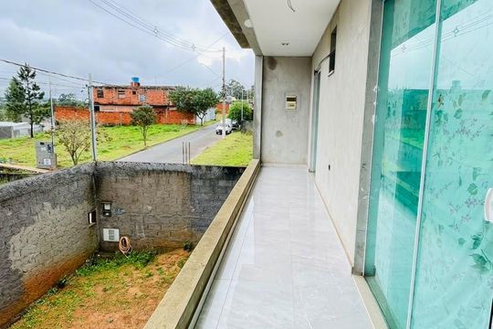Área externa de casa para alugar com 4 quartos, 232m² em Nhambuca, Cotia