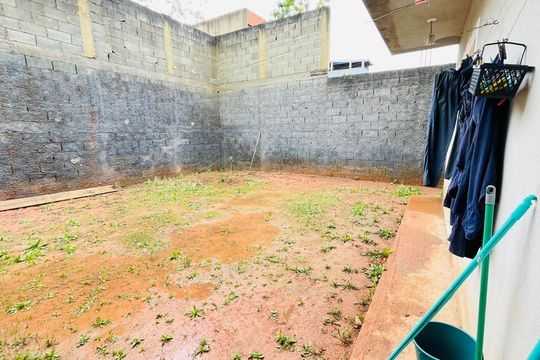 Área externa de casa para alugar com 4 quartos, 232m² em Nhambuca, Cotia
