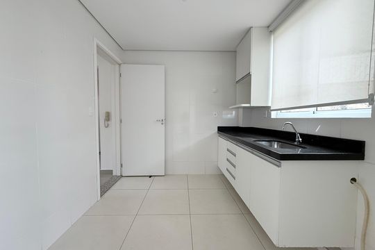 Cozinha de apartamento para alugar com 2 quartos, 65m² em Nova Esperança, Belo Horizonte