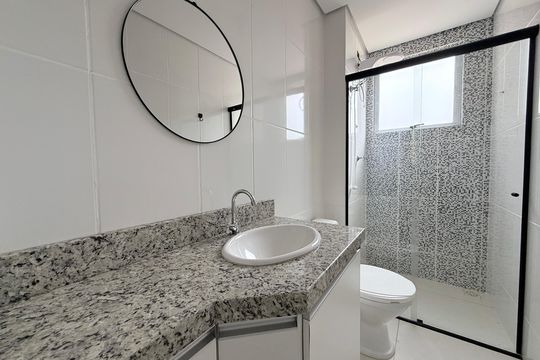 Banheiro de apartamento à venda com 2 quartos, 65m² em Nova Esperança, Belo Horizonte