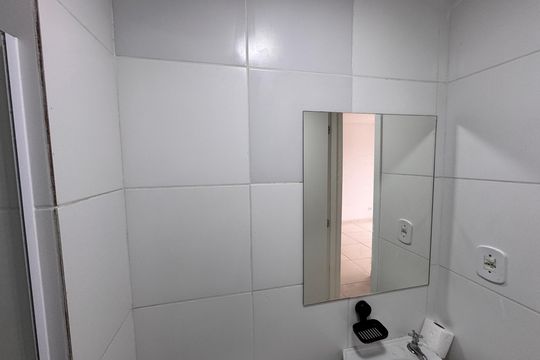 Banheiro de apartamento para alugar com 2 quartos, 48m² em Paisagem Casa Grande, Cotia