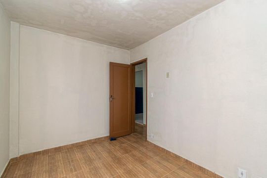 Quarto 1 de apartamento para alugar com 2 quartos, 50m² em Olaria, Rio de Janeiro