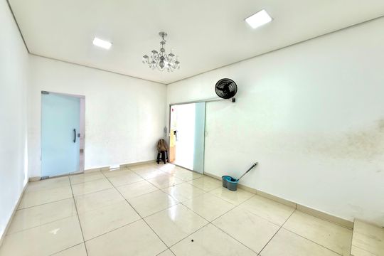 Sala de kitnet/studio para alugar com 1 quarto, 45m² em Califórnia, Belo Horizonte