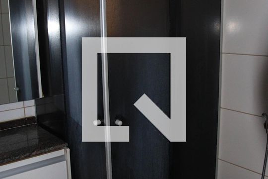 Banheiro da Suíte de apartamento à venda com 3 quartos, 109m² em Setor Oeste, Goiânia