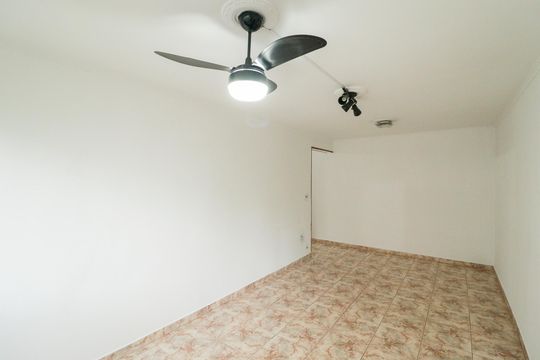 Sala de apartamento para alugar com 3 quartos, 80m² em Água Fria, São Paulo