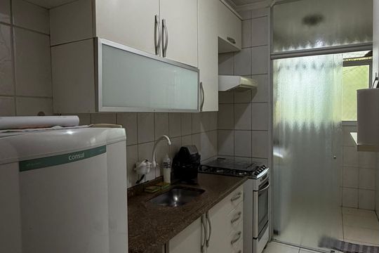 Apartamento para alugar com 2 quartos, 55m² em Jardim Santa Tereza, Carapicuíba