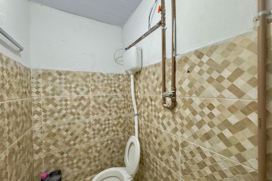 Banheiro de kitnet/studio para alugar com 1 quarto, 60m² em Jardim Presidente Dutra, Guarulhos