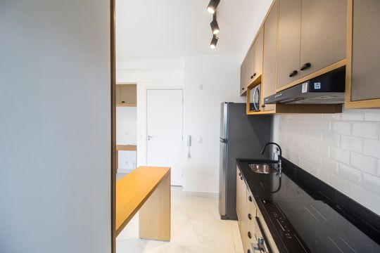 Cozinha de apartamento para alugar com 1 quarto, 46m² em Bethaville I, Barueri
