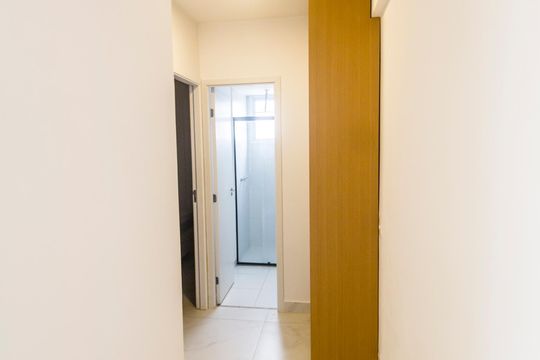 Corredor de apartamento para alugar com 1 quarto, 46m² em Bethaville I, Barueri